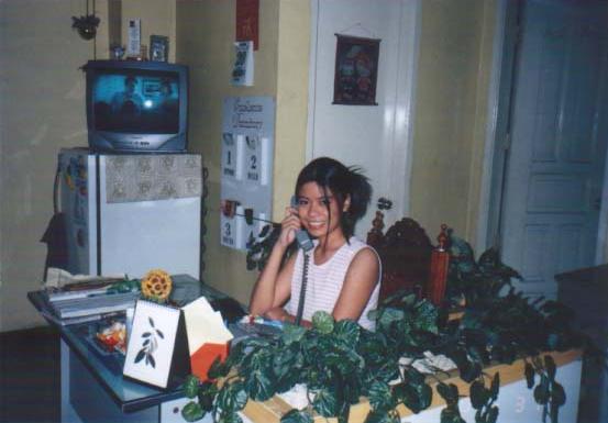 telefonogurl.jpg